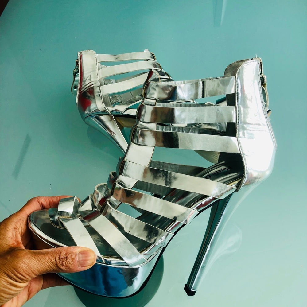Heels - Picture 6 of 7